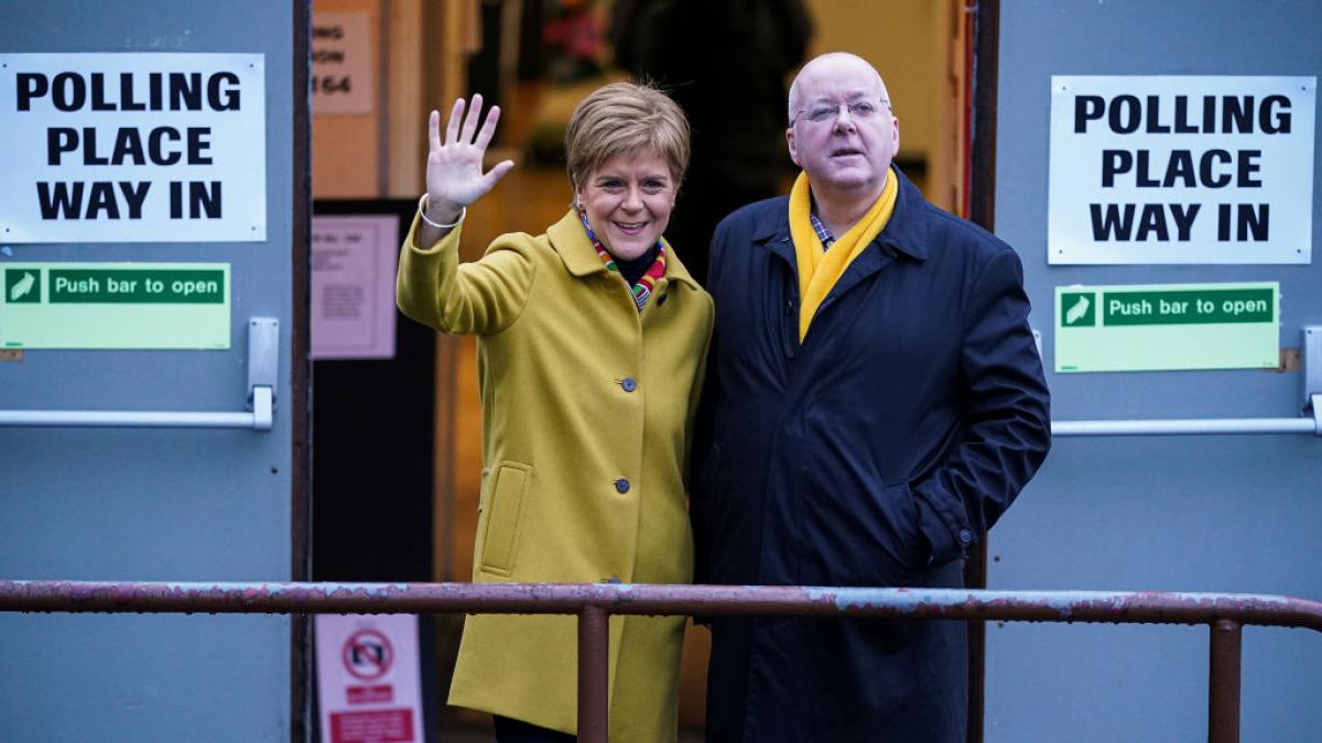 Jaguars, caravanas, zapatos... el lujo del exmarido de Sturgeon tras malversar más de 460.000 euros