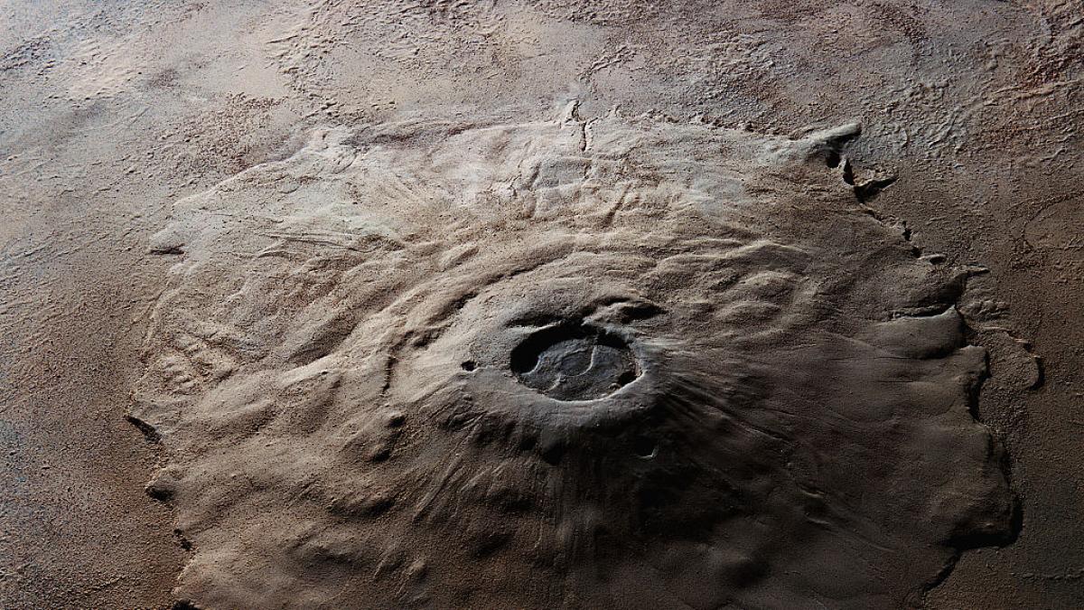 El monte Olimpo de Marte es el más alto del Sistema Solar: así es la ilusión óptica que esconde el brutal tamaño de su ladera