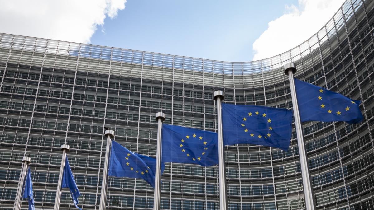 Bruselas insta a España a revisar IVA