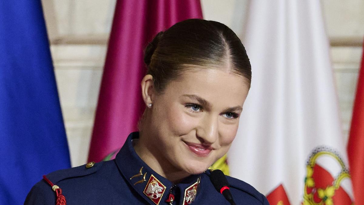 El discurso de la princesa Leonor tras recibir las medallas en Murcia: una referencia musical, nervios y algún percance