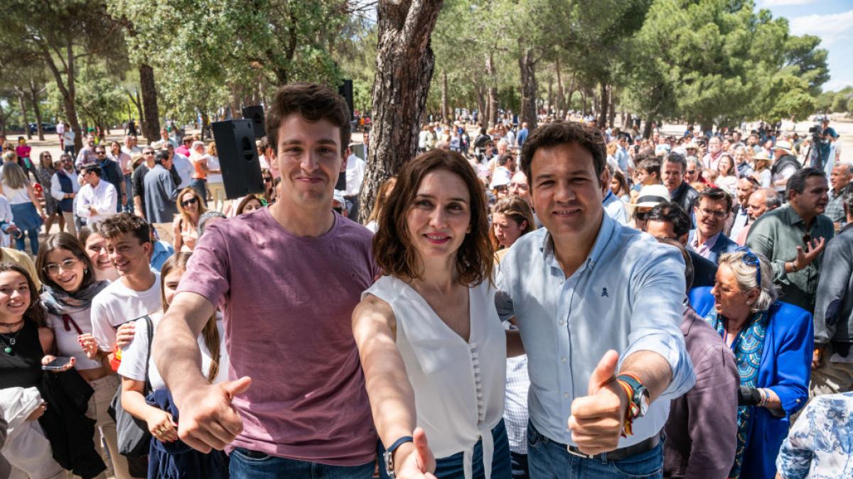 Los tres precandidatos a presidir Nuevas Generaciones se unen en una candidatura única