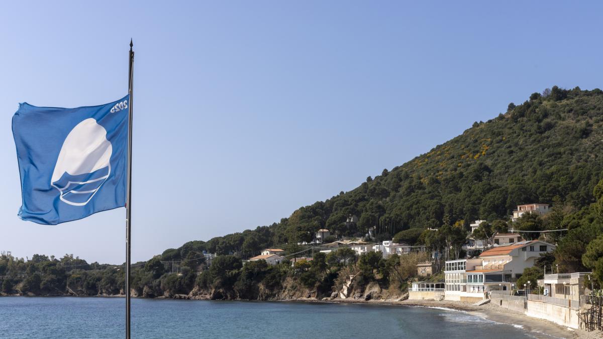 España le da una lección a Italia: amplía su liderato en número de playas con Bandera Azul sin privatizar la costa de forma masiva