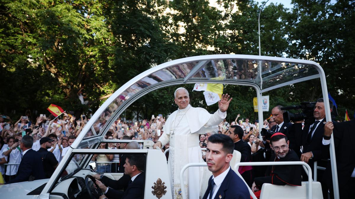 La vigilia de León XIV en la Plaza Lima y el auge de la religión entre los jóvenes: 