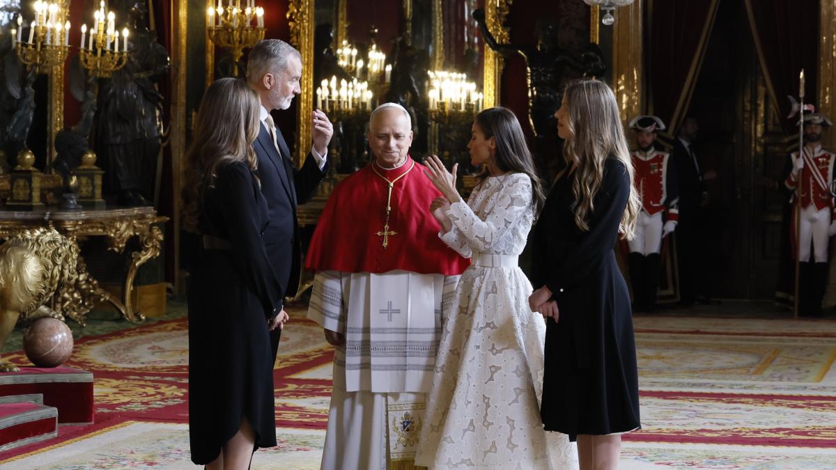 Los regalos entre la familia real y el papa León XIV en el Palacio Real: hay uno de ellos con el toque de Letizia y con guiño a la princesa Leonor