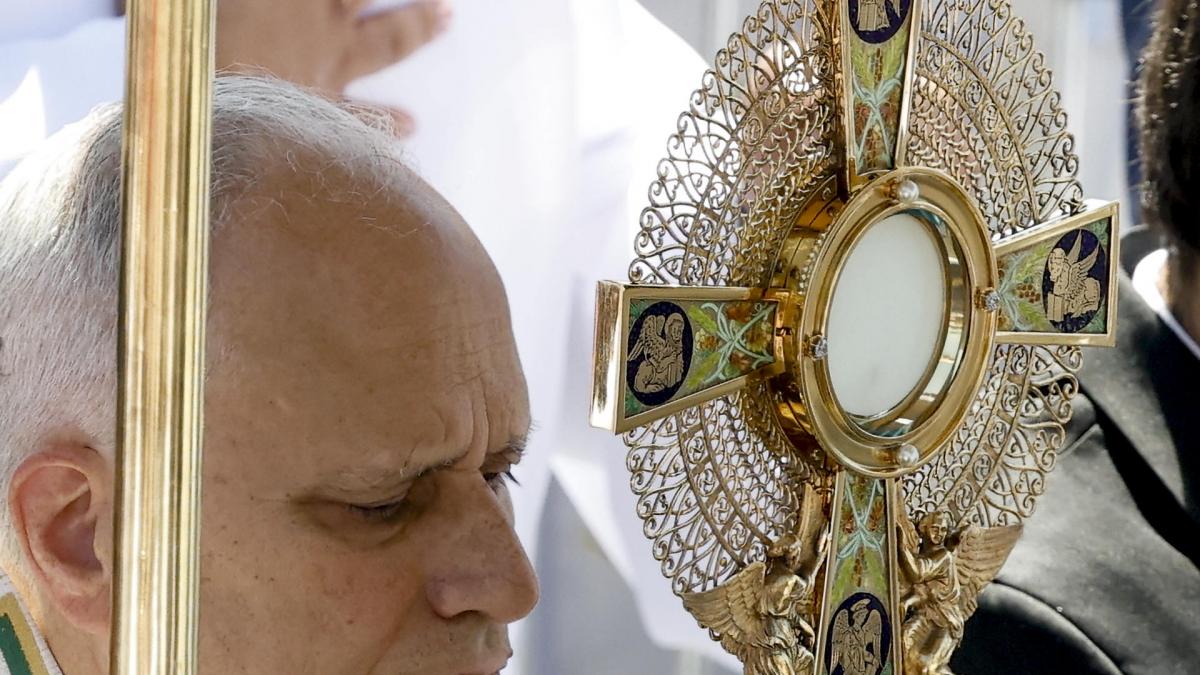 La reunión del papa León XIV con varias víctimas de los abus