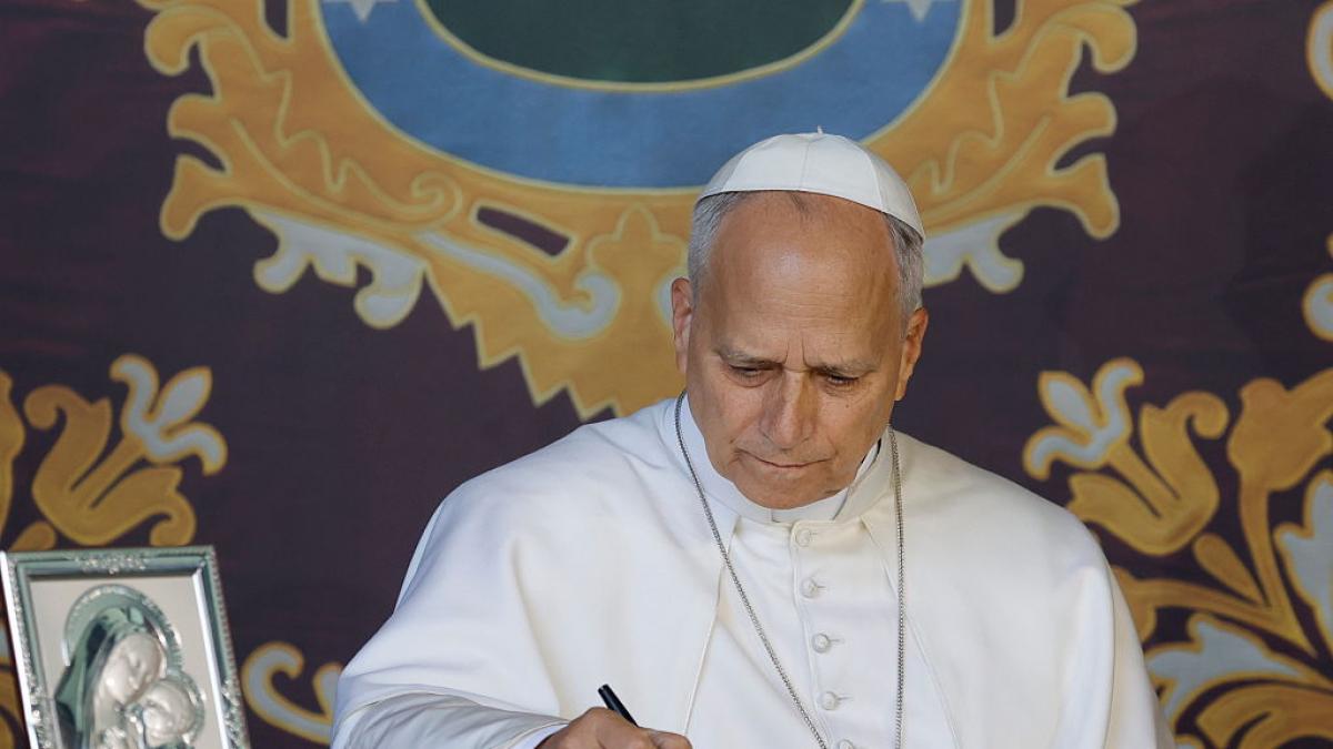 La pequeña diferencia entre la visita a España del papa León