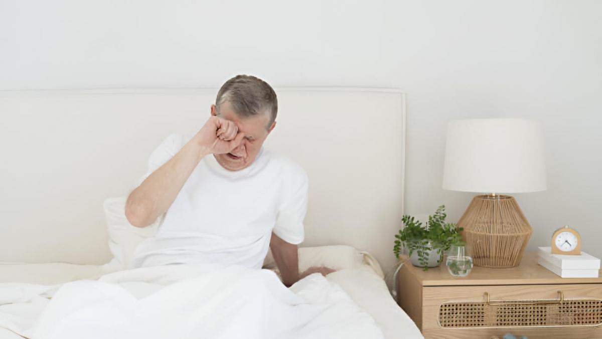 Un neurólogo explica por qué con la edad se tiende a madruga