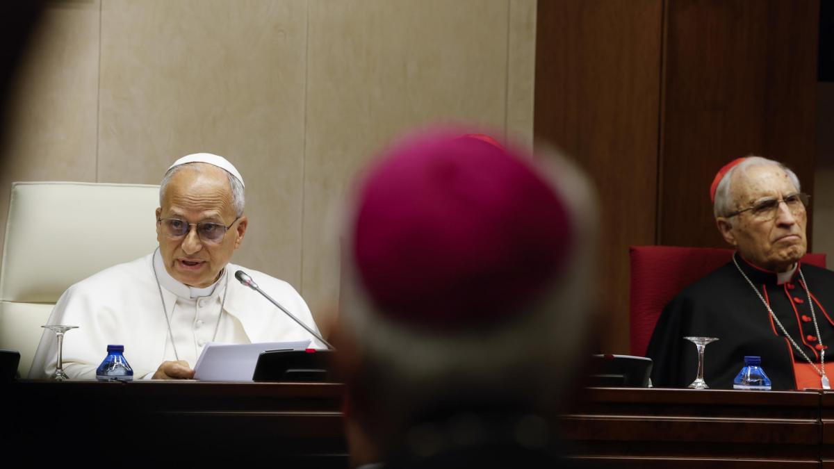 El papa pide a los obispos "escucha, justicia y reparación" 