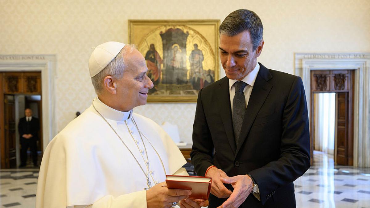 'The New York Times' ve esta foto del papa con Pedro Sánchez