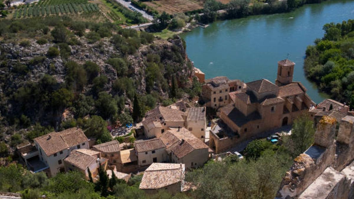 7 iglesias deslumbrantes escondidas en pueblos pequeños de E