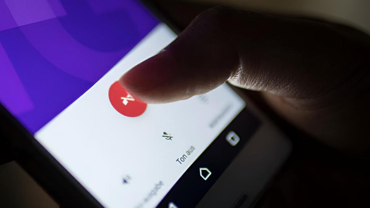 Le quitaron un plus por no coger el teléfono en sus días de 