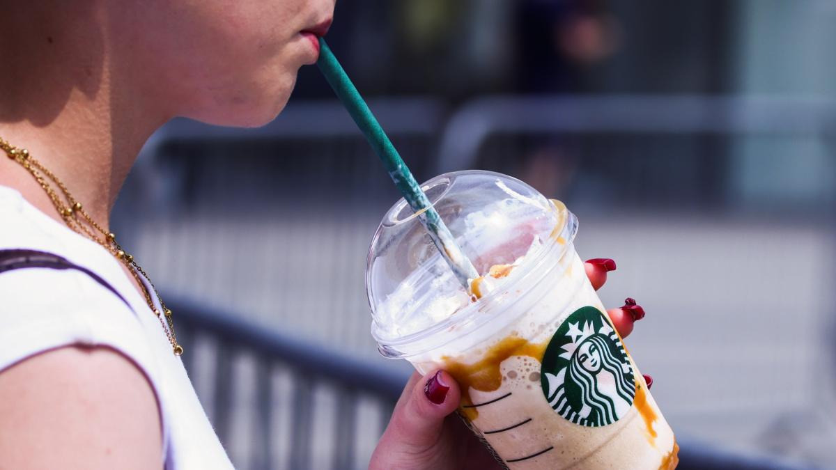 Starbucks cierra tiendas en Corea