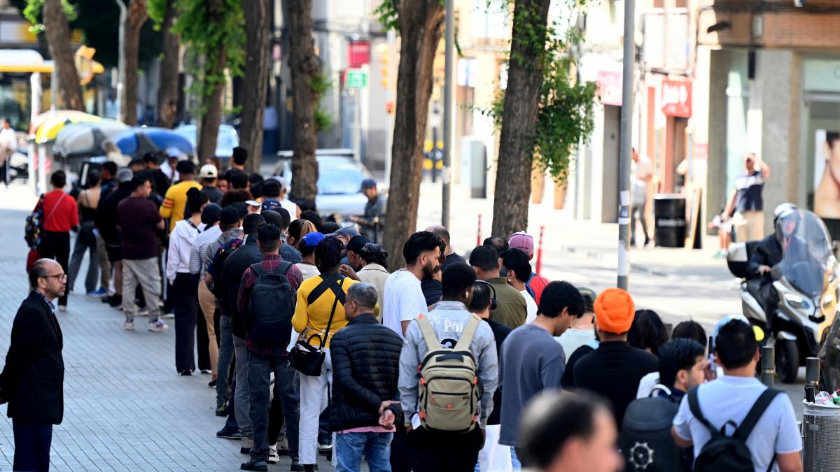 El Supremo plantea elevar la regularización de migrantes a Europa ante una posible  colisión 