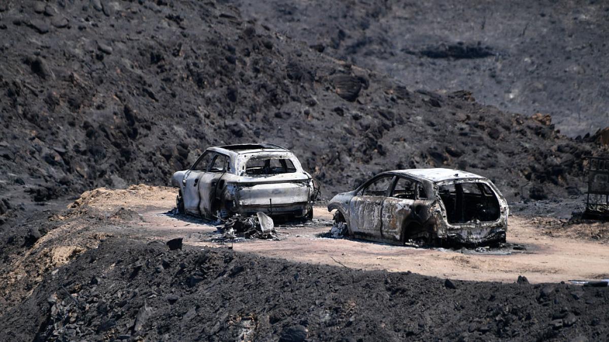 Varios incendios mantienen en alerta a media España: Castilla y León suma un tercer fuego de riesgo, Murcia moviliza helicópteros y continúan las evacuaciones en Almería
