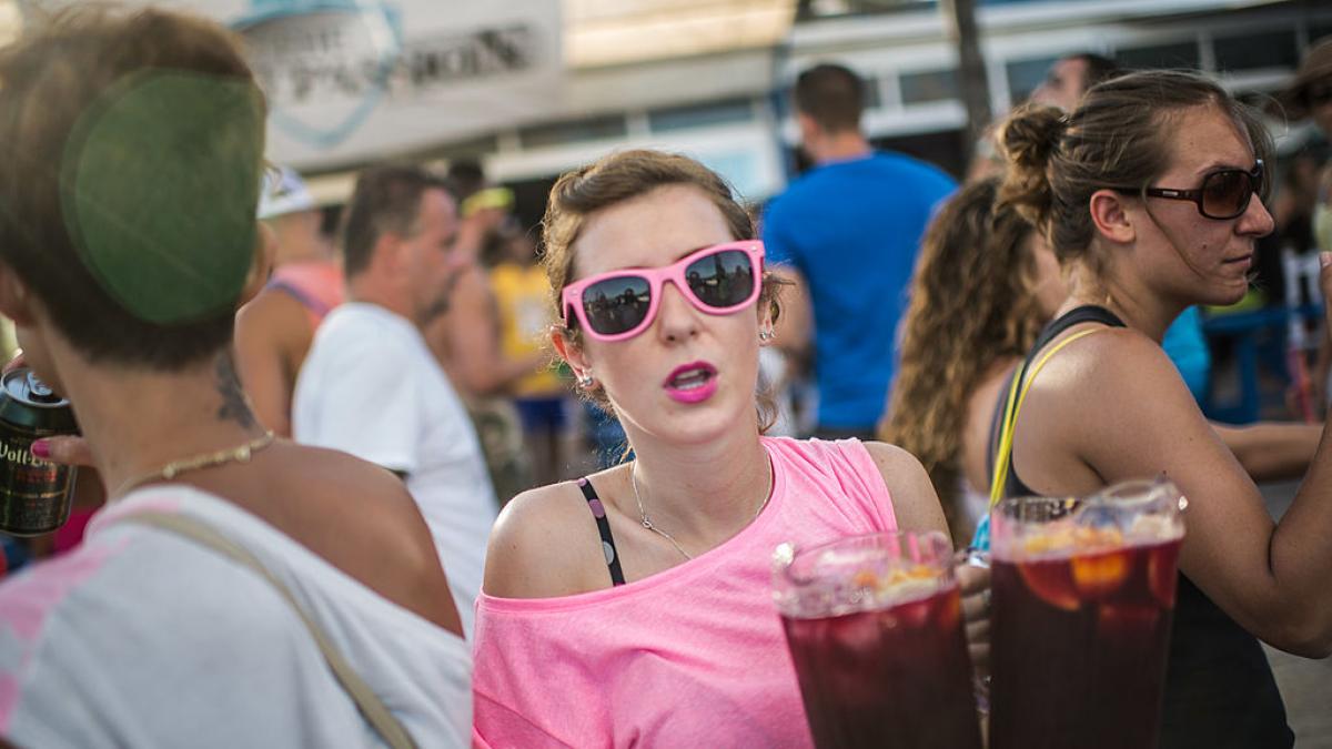  No me puedo creer que cobren 15 euros por un agua, y menos aún que yo la haya pagado : los turistas de Ibiza estallan por la subida de precios