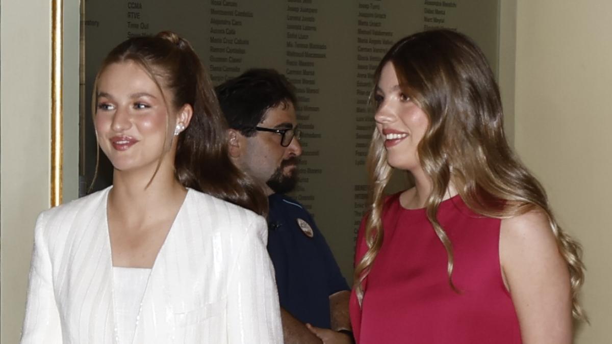 El detalle de la princesa Leonor, la inesperada joya de la infanta Sofía y el  intercambio  entre hermanas en los Premios Princesa de Girona 2026