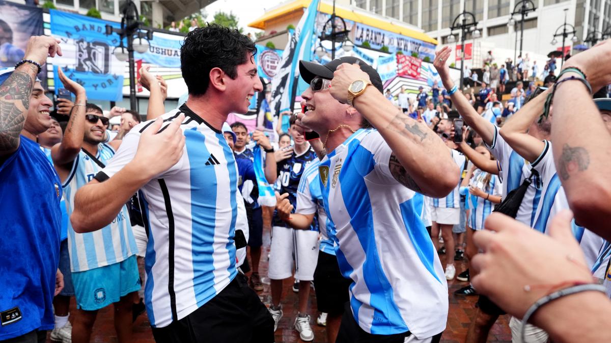 De los 'Muchachos' a la 'Cuarta Estrella': la pasión de la hinchada