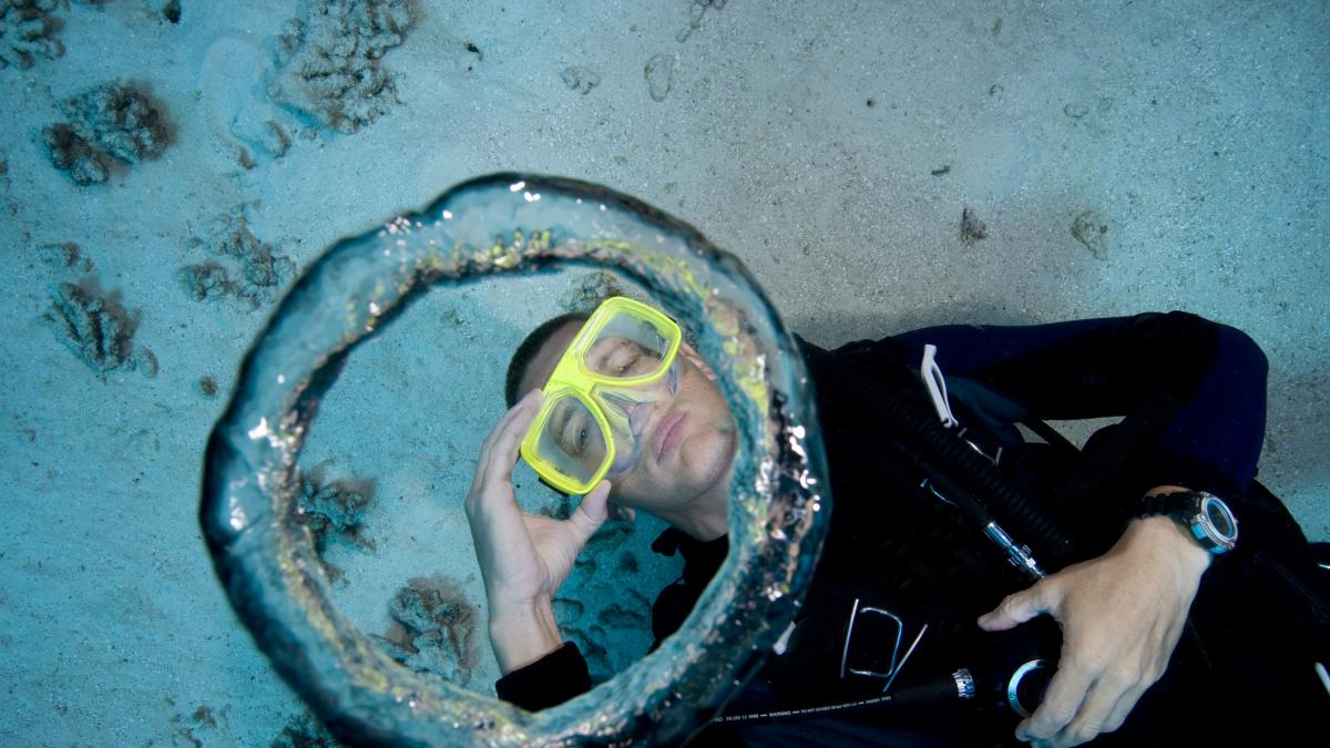 Aldo, 75 años, campeón mundial de apnea: 'Mi pasión comenzó en un velero en el Caribe. A día de hoy puedo pasar cinco minutos en el agua sin respirar'