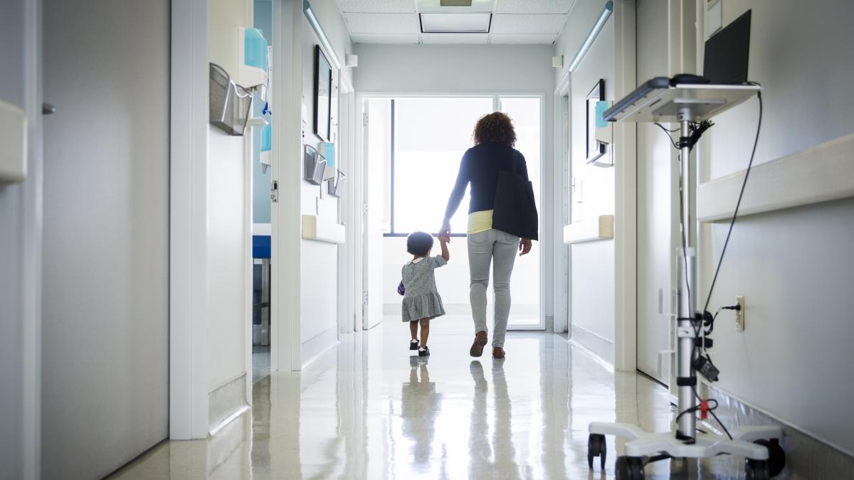 Muere una niña en China tras recibir un tratamiento experimental, denuncia Science
