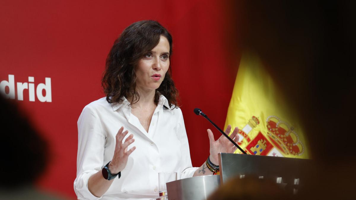 El economista Julen Bollain analiza la actividad de Ayuso en redes sociales y llega a una conclusión: "Le queda poco tiempo"