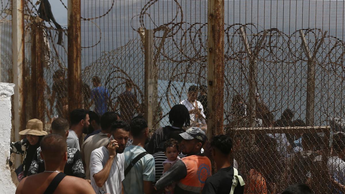 Radiografía de una frontera: incógnitas y certezas de la mayor crisis migratoria en Ceuta desde 2021