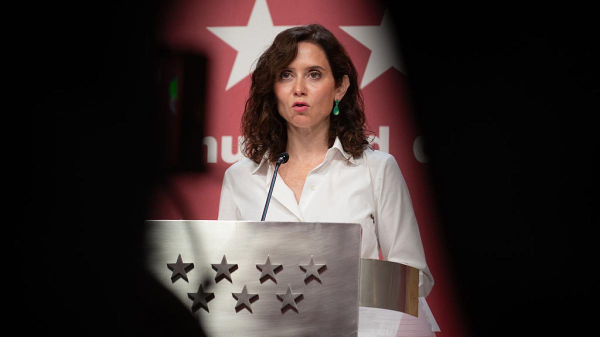 El abogado que denunció lo del ático de Ayuso tiene claro que hay cosas que "no cuadran": "Las obras aparecen después de la compra"