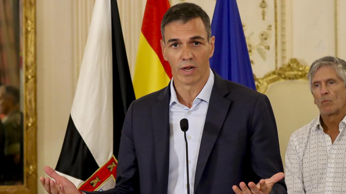 La crisis migratoria desborda al Estado, pero no acerca a Sánchez y Feijóo