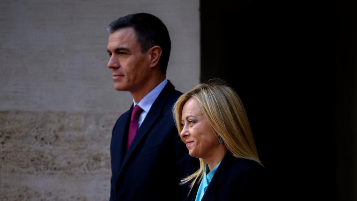 El Gobierno establece controles fronterizos a los viajeros procedentes de Italia como respuesta al  no  de Meloni
