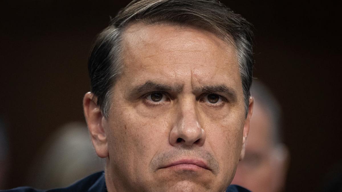 Trump coloca a su exabogado como nuevo fiscal general y desata una crisis sobre moral e independencia judicial