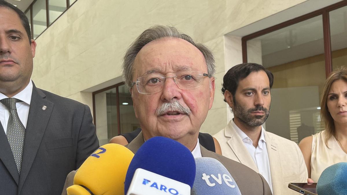 Vivas reclama un plan estatal para normalizar Ceuta y expulsar a quienes entraron