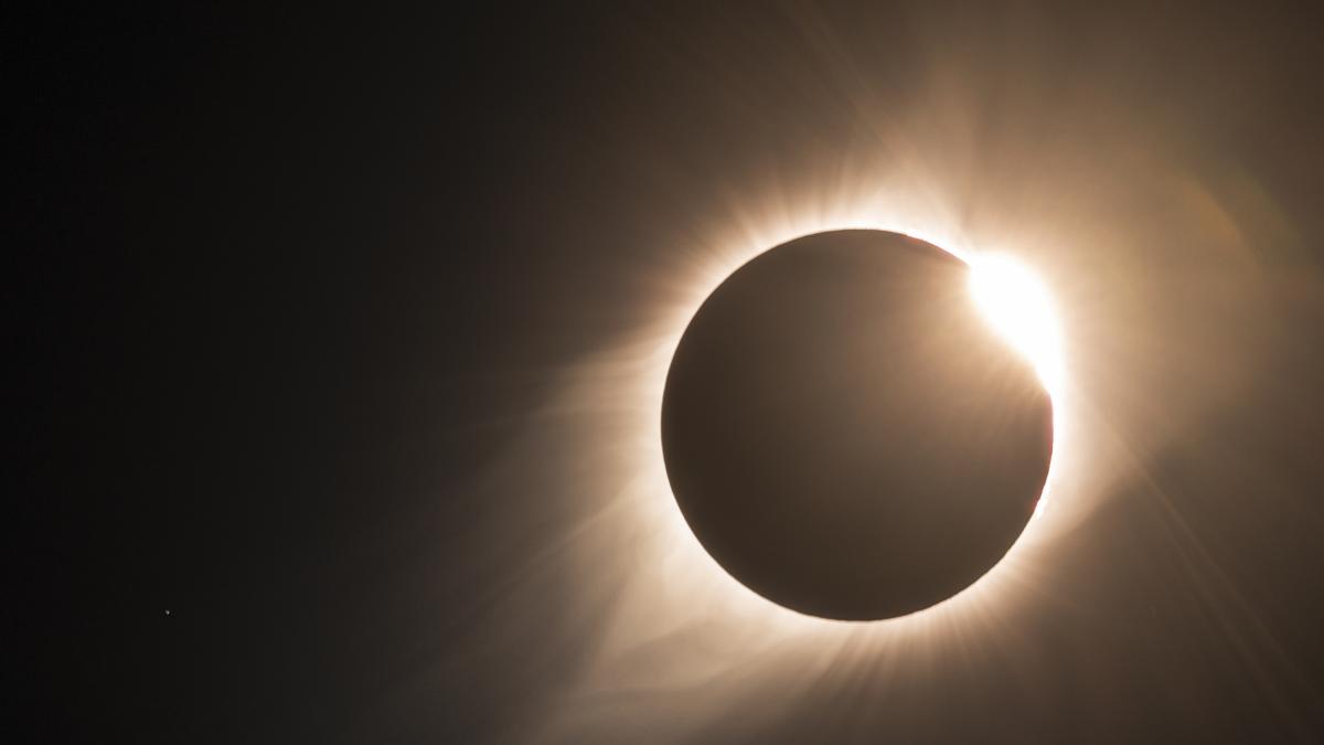 Cómo reciclar las gafas después del eclipse
