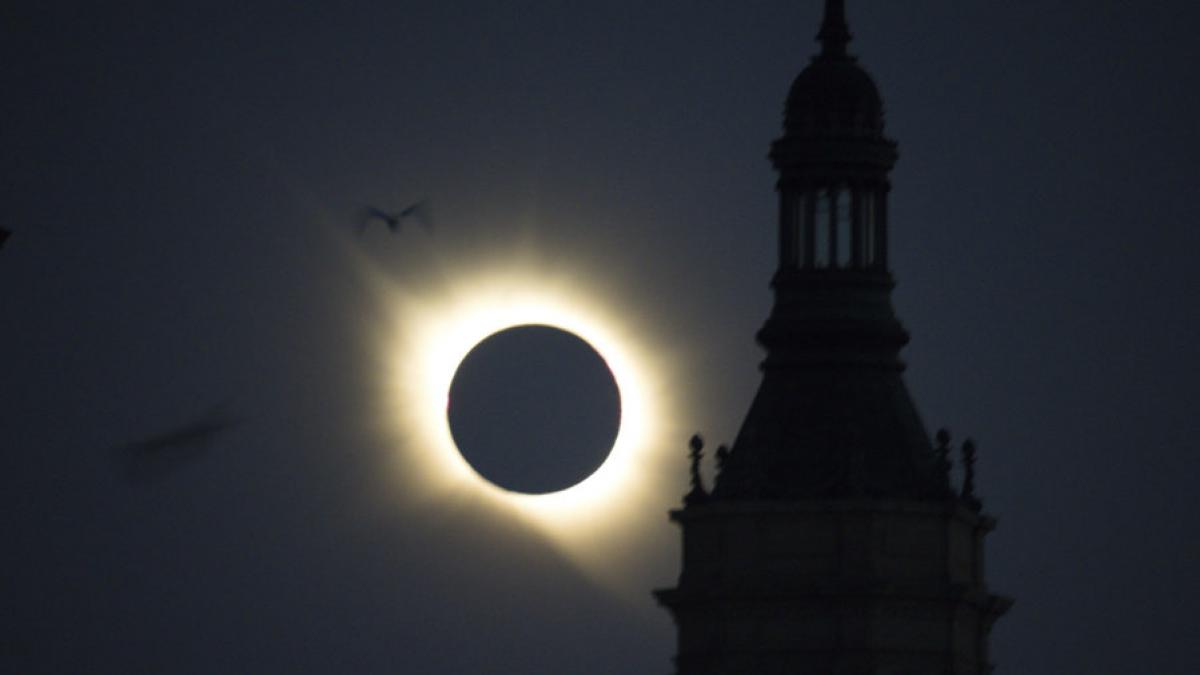 ¿Cómo has vivido el eclipse histórico de este 2026? Participa en la encuesta de El HuffPost