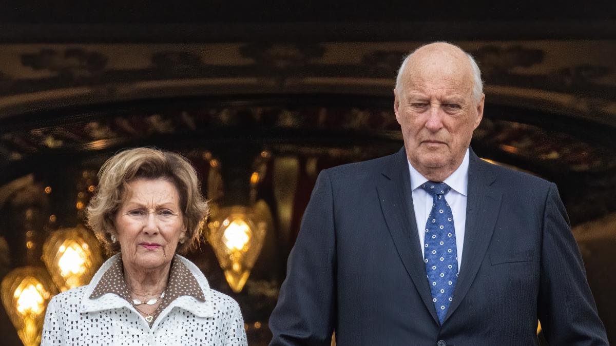 La amarga coincidencia con la muerte del rey Harald y la pérdida que asume Sonia de Noruega con la subida al trono de Haakon VIII