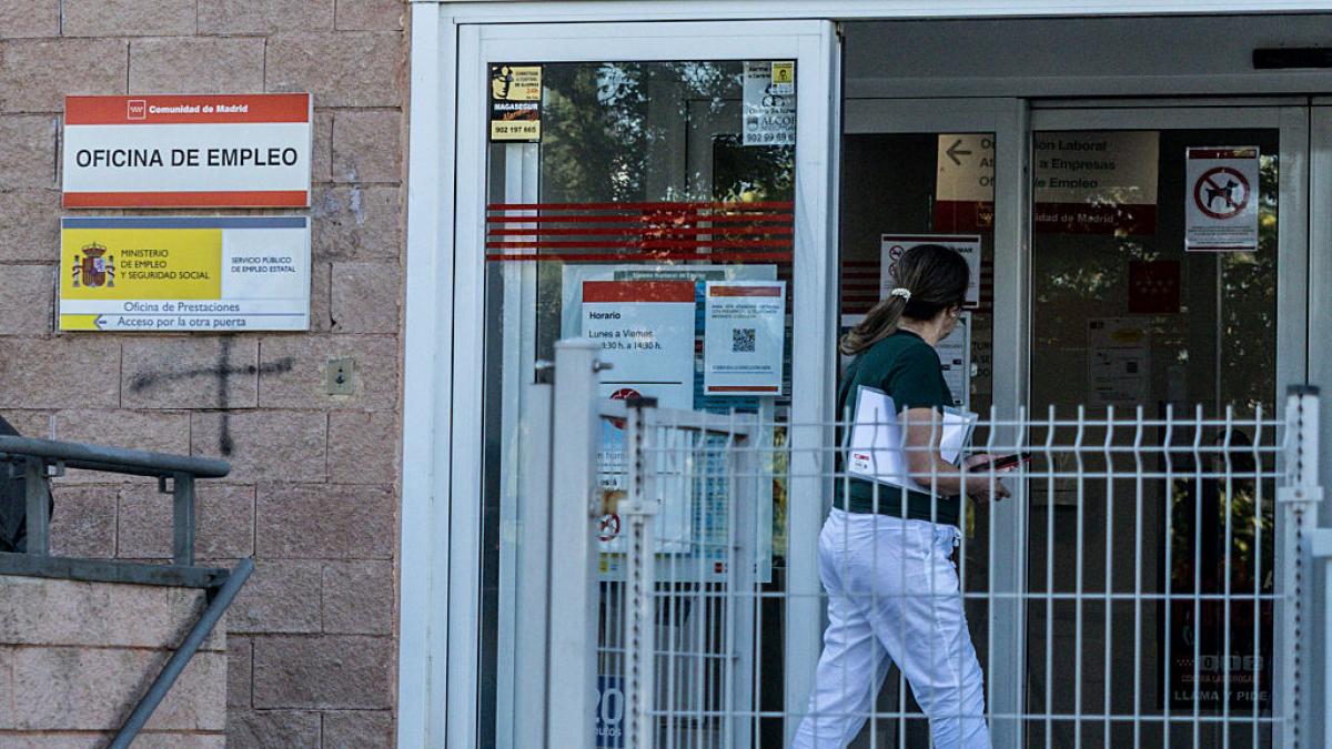 El mercado laboral pierde 162.840 afiliados en agosto y el paro repunta en 44.419 personas