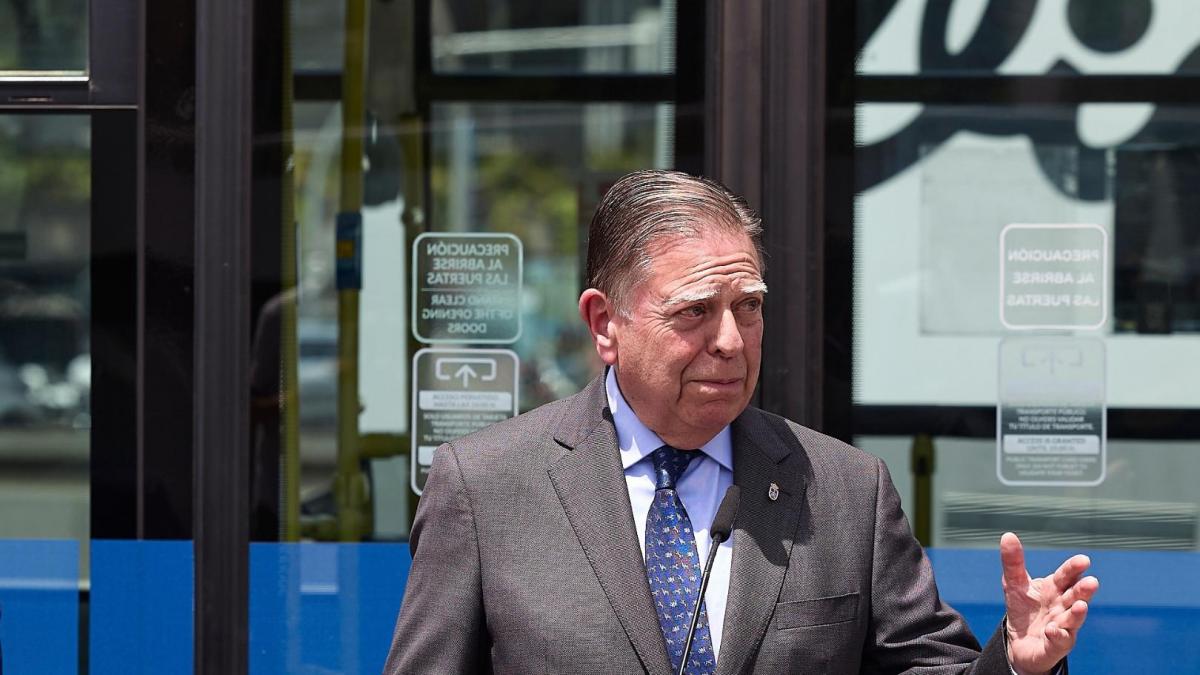 El alcalde de Oviedo condena, ahora, la agresión ultra en las fiestas y las víctimas le acusan de  esconderse en un comunicado redactado por su equipo 