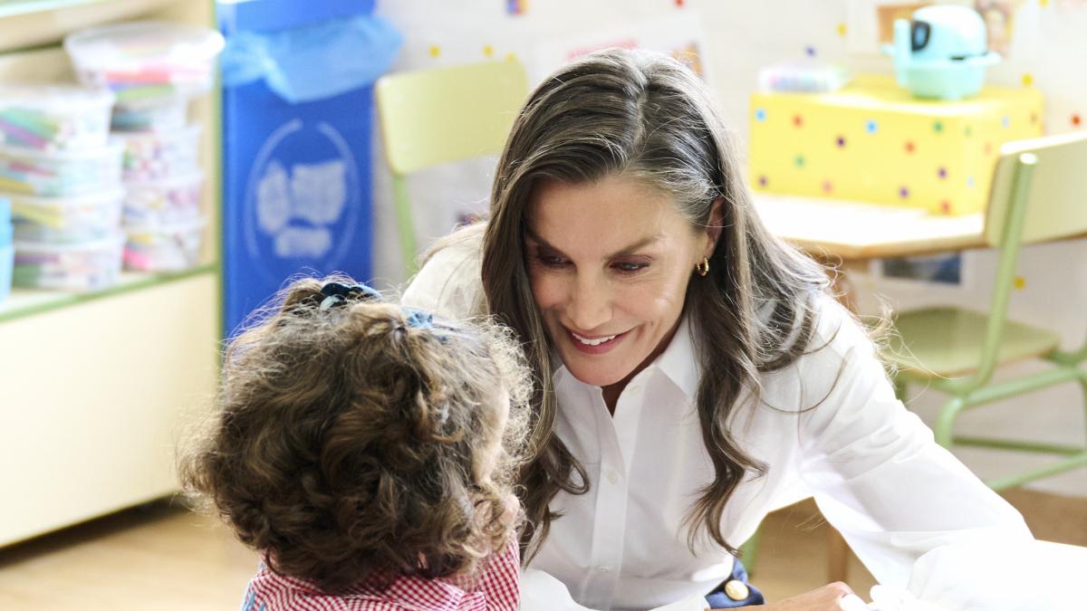 La vuelta al cole más especial de Letizia en Oviedo: doble cumpleaños feliz, su comida favorita y la vuelta del anillo que la infanta Sofía no se llevó a París