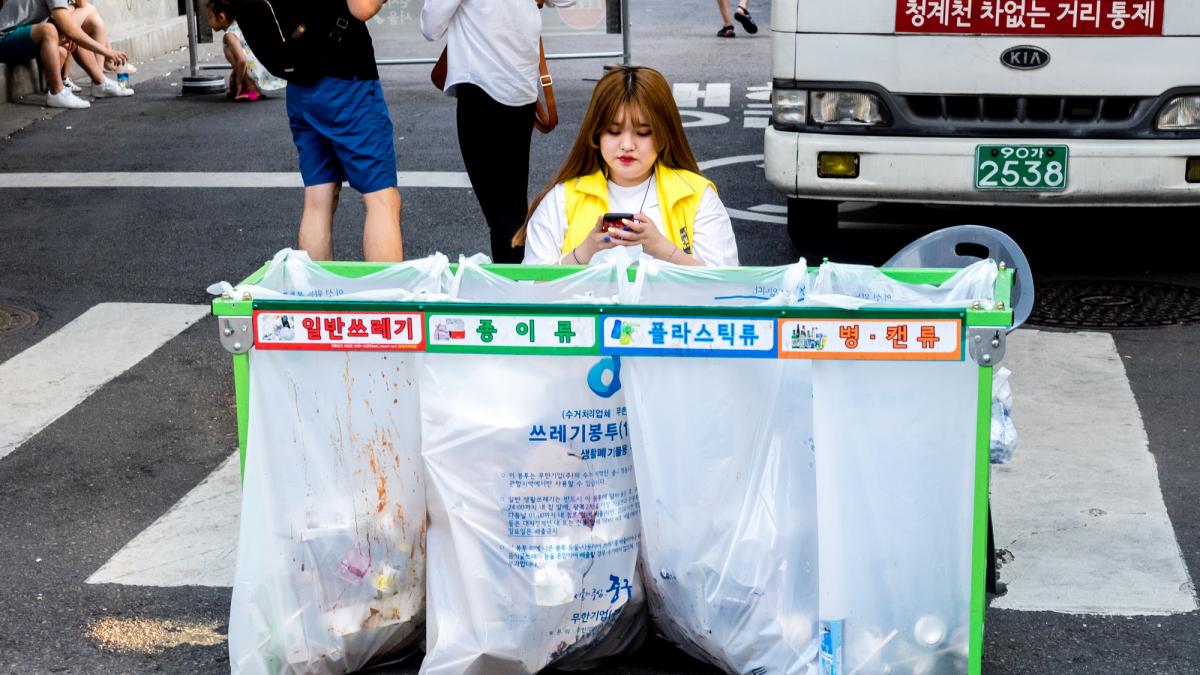 Corea del Sur cobra por kilo de comida tirada y recicla el 97%: en España el contenedor marrón sigue a medio implantar