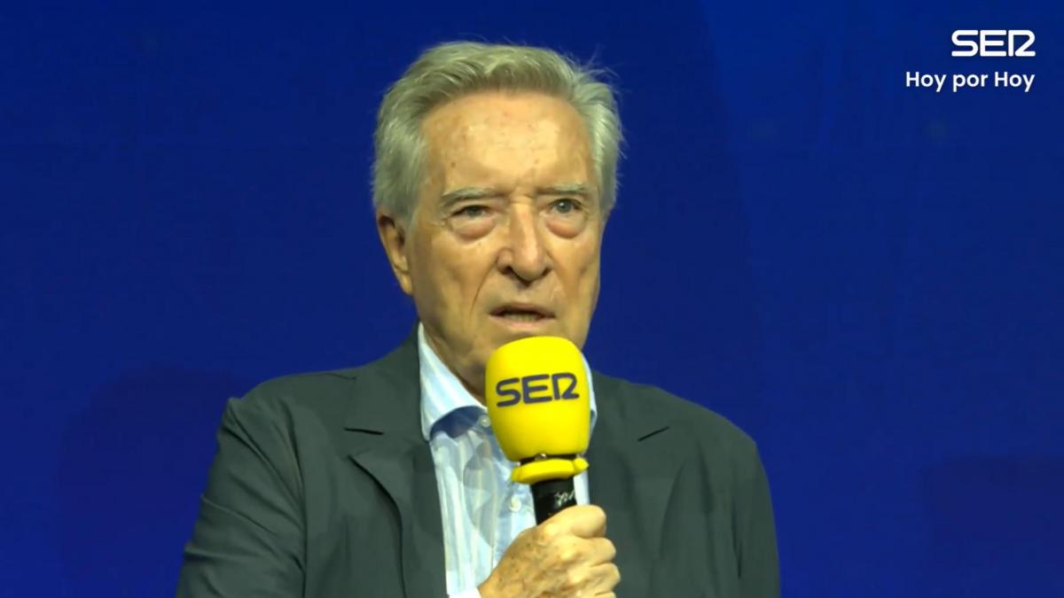 Iñaki Gabilondo recuerda cómo era la España de hace 40 años en el aniversario de 'Hoy por hoy': 'Era un momento de una efervescencia extraordinaria'