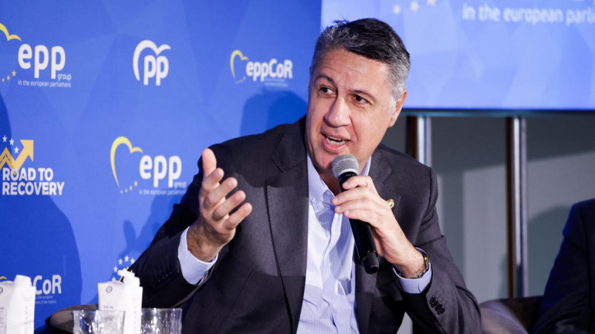 El PP 'mete' en campaña a Fabrizio Romano con su candidato por Barcelona: 'Here we go'