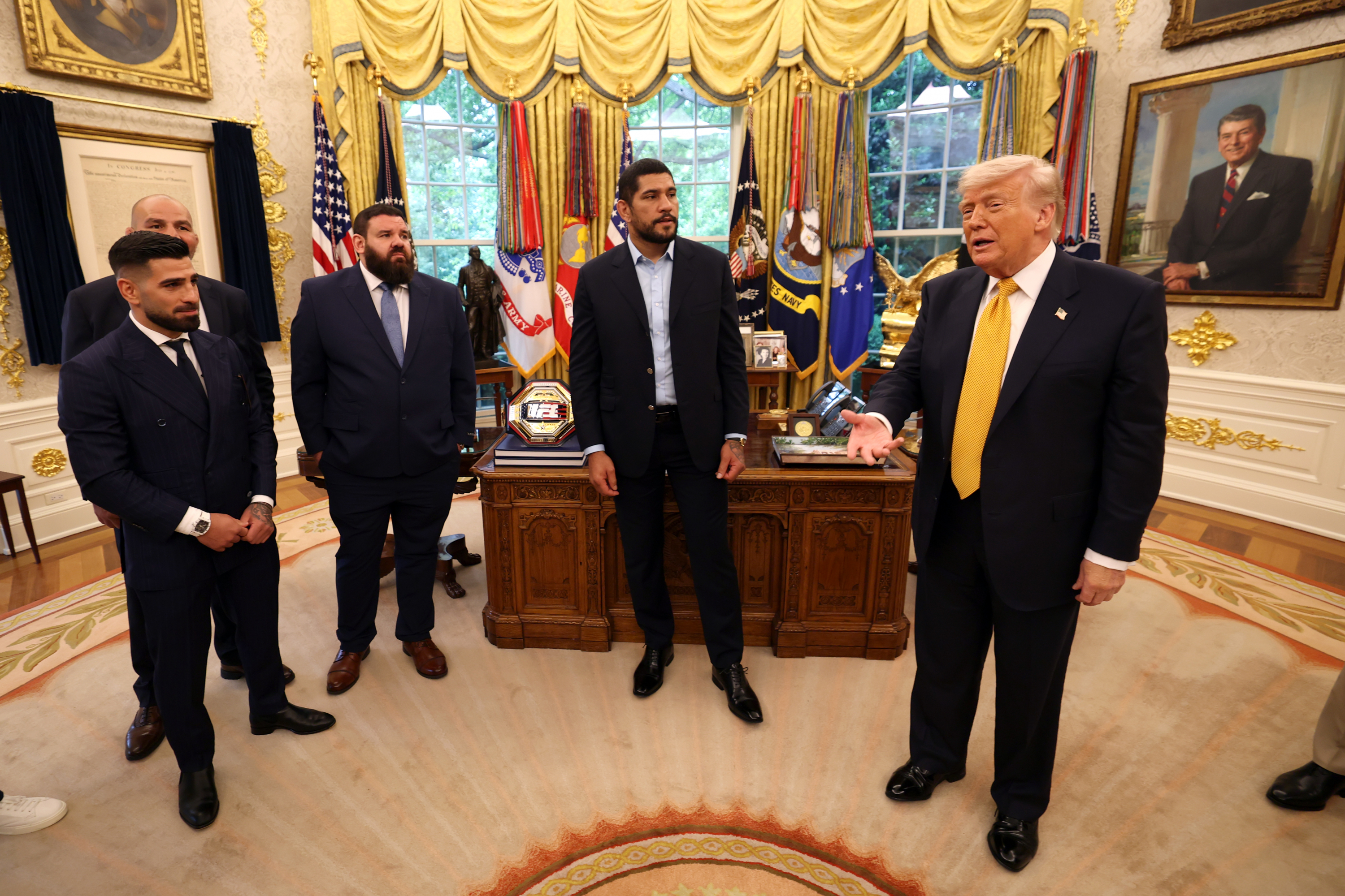 Topuria Trump Topuria presenta con Trump la velada UFC en la Casa Blanca y deja una ...
